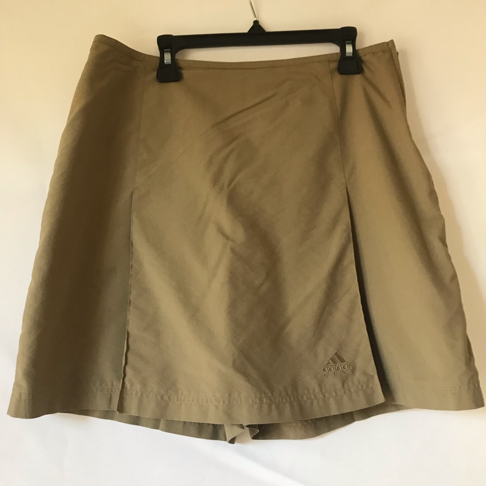 🦋Adidas   woman Performance Tan skort 10